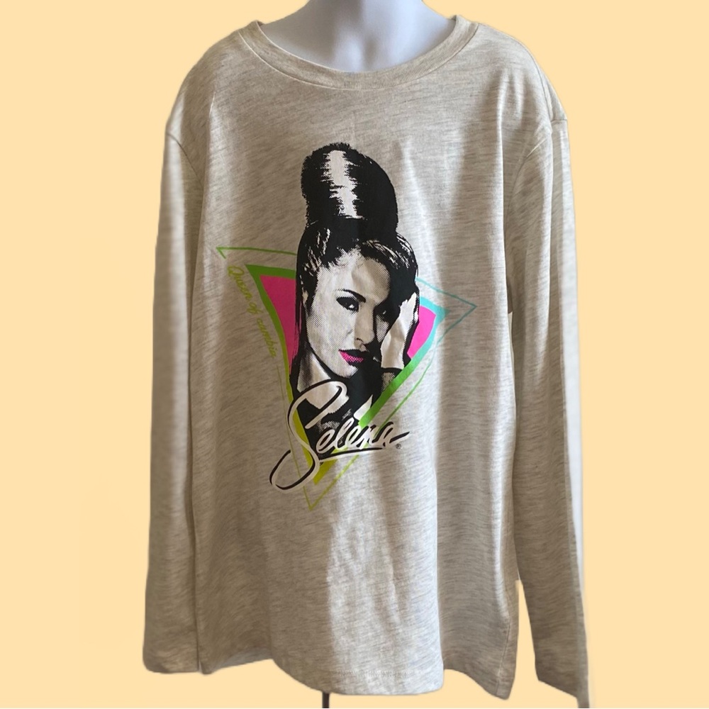 ⭐️4/$30!Selena Tee